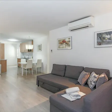 Alva Lloretholiday * Lloret de Mar