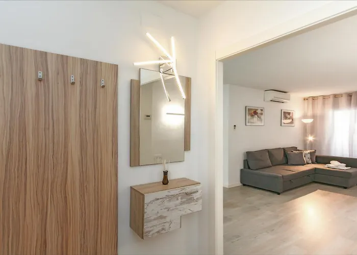 Alva Lloretholiday *