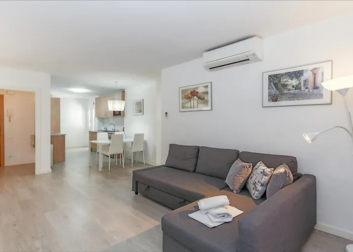 Alva Lloretholiday * Λορέτ Ντε Μαρ